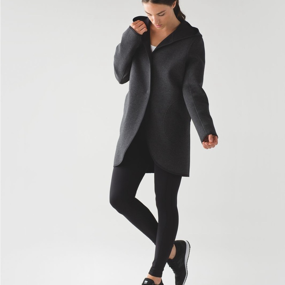 Lululemon City Bound Wrap size L, Black and Charcoal